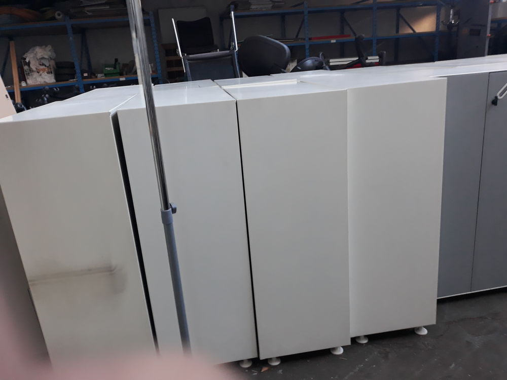 meuble+bas+de+rangement++2+porte+avec+&eacute;tag&egrave;re+en+ferraille Meubles