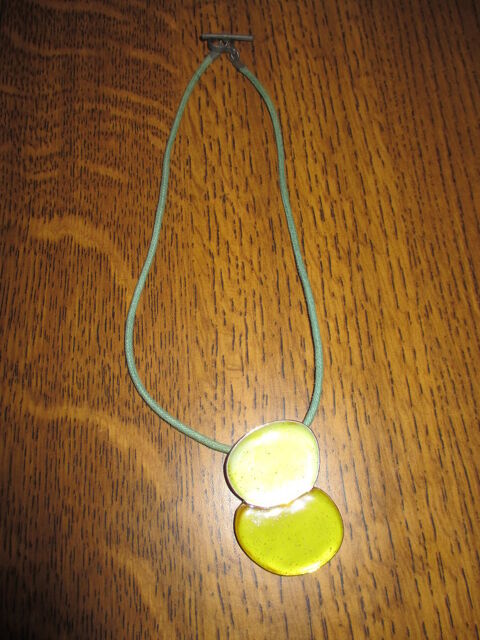 collier avec codon bleu et motif  et autres 0 Mérignies (59)