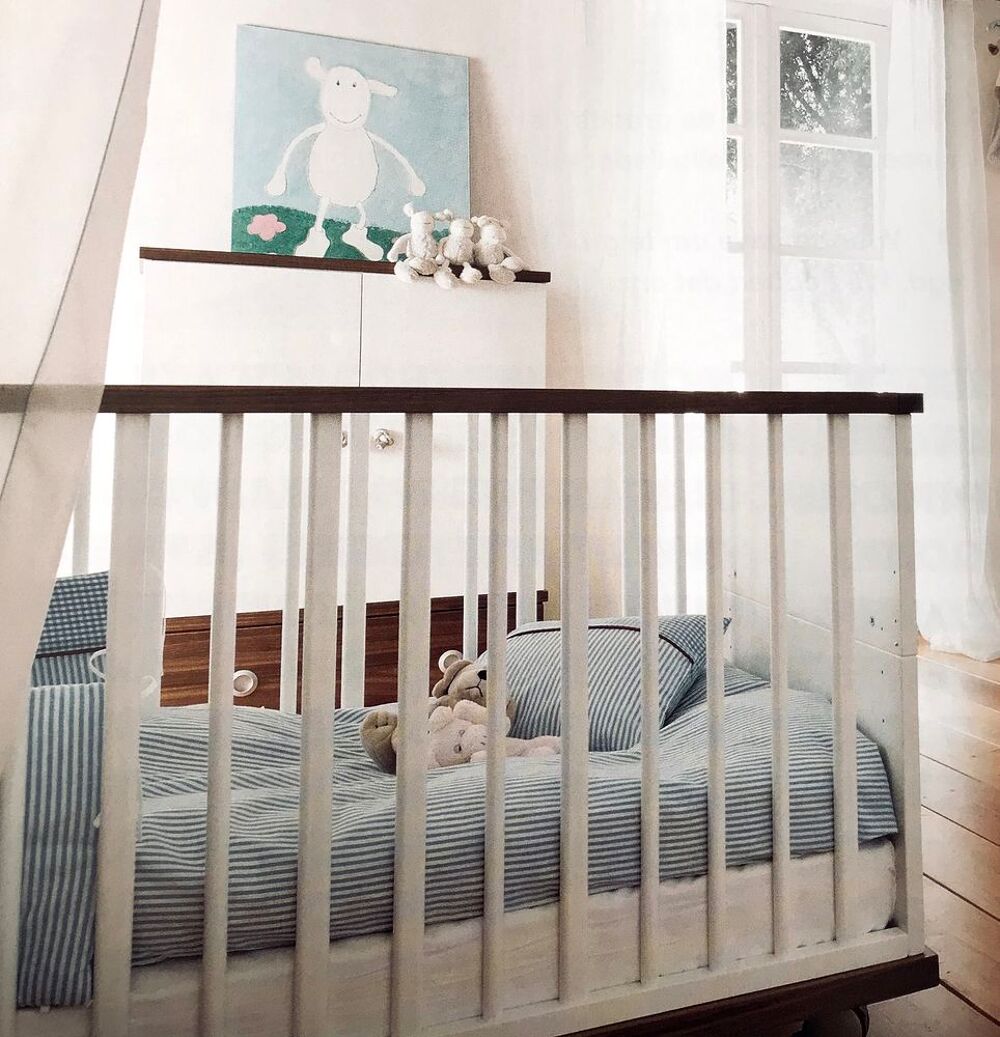 LIT BEB&Eacute; TRANSFORMABLE EN LIT JUNIOR+SOMIER+MATELAS+DRAPS. Mobilier enfants