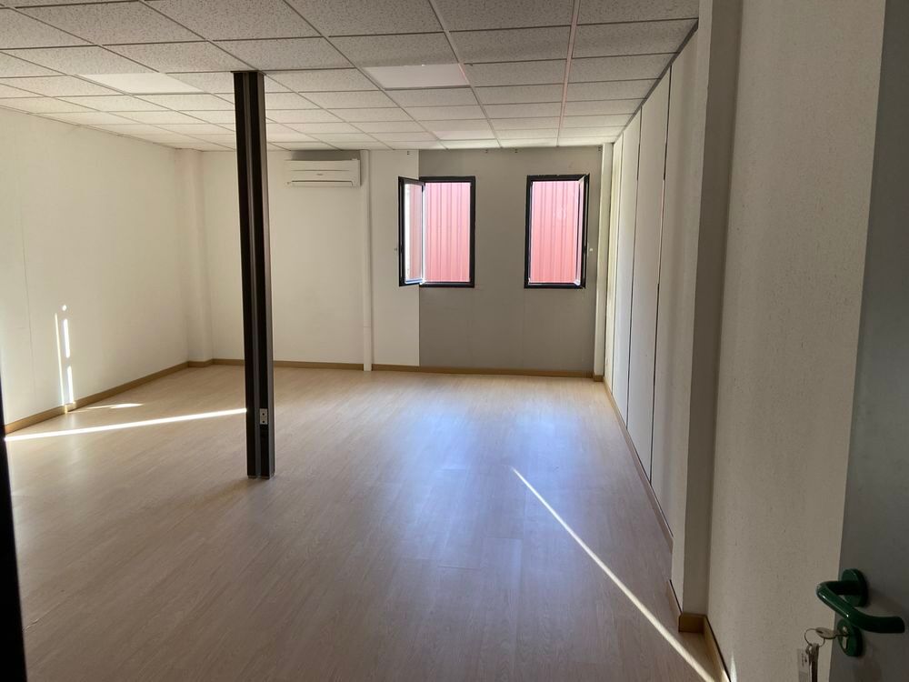 Location Autre BUREAU de 35.20 m² (eau + EDF + ADSL inclus) La penne-sur-huveaune