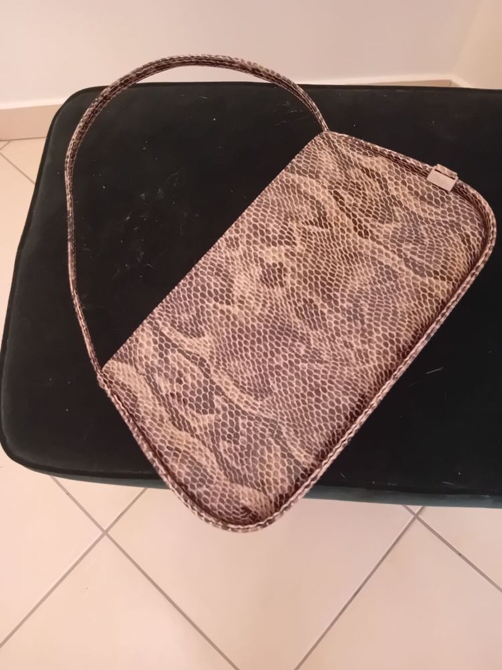 V&ecirc;tements femme, sacs et sandales Vêtements