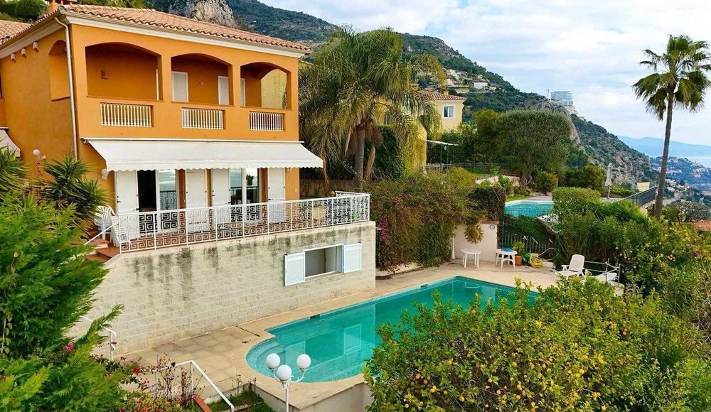 Maison 5 pièces 160 m² · à Beausoleil · 160 m² · 1 690 000 €