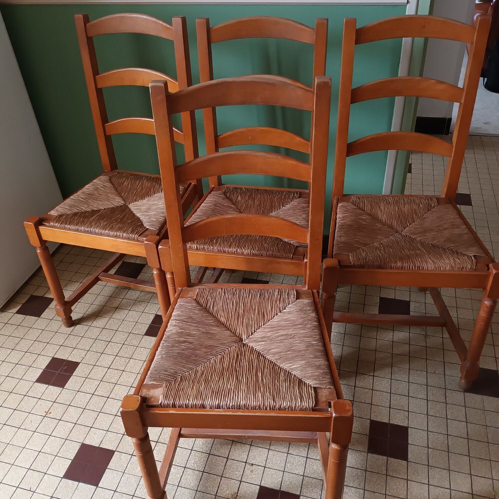 4 chaises en pin Meubles