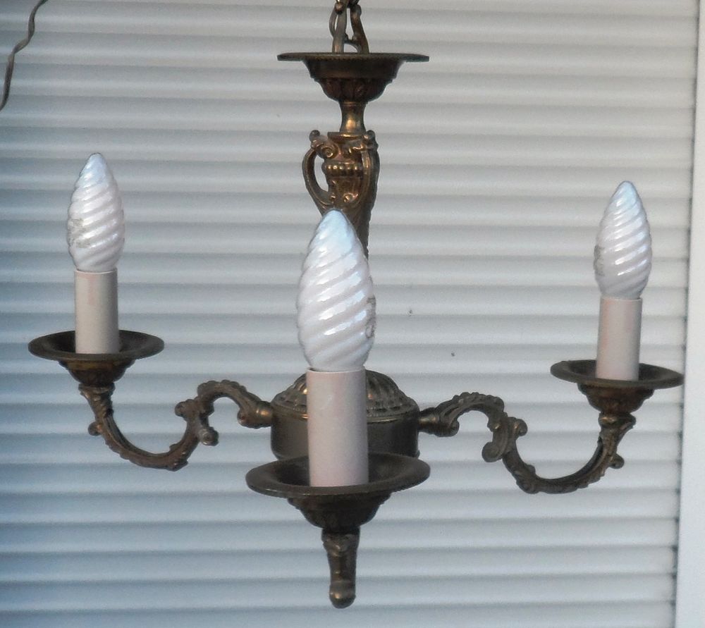 Lustre ancien 3 branches en bronze 1&egrave;re partie du XX&egrave;me si&egrave;c Décoration