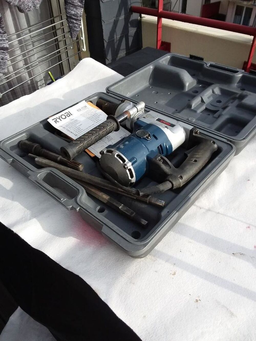 MARTEAU - PIQUEUR Ryobi Bricolage