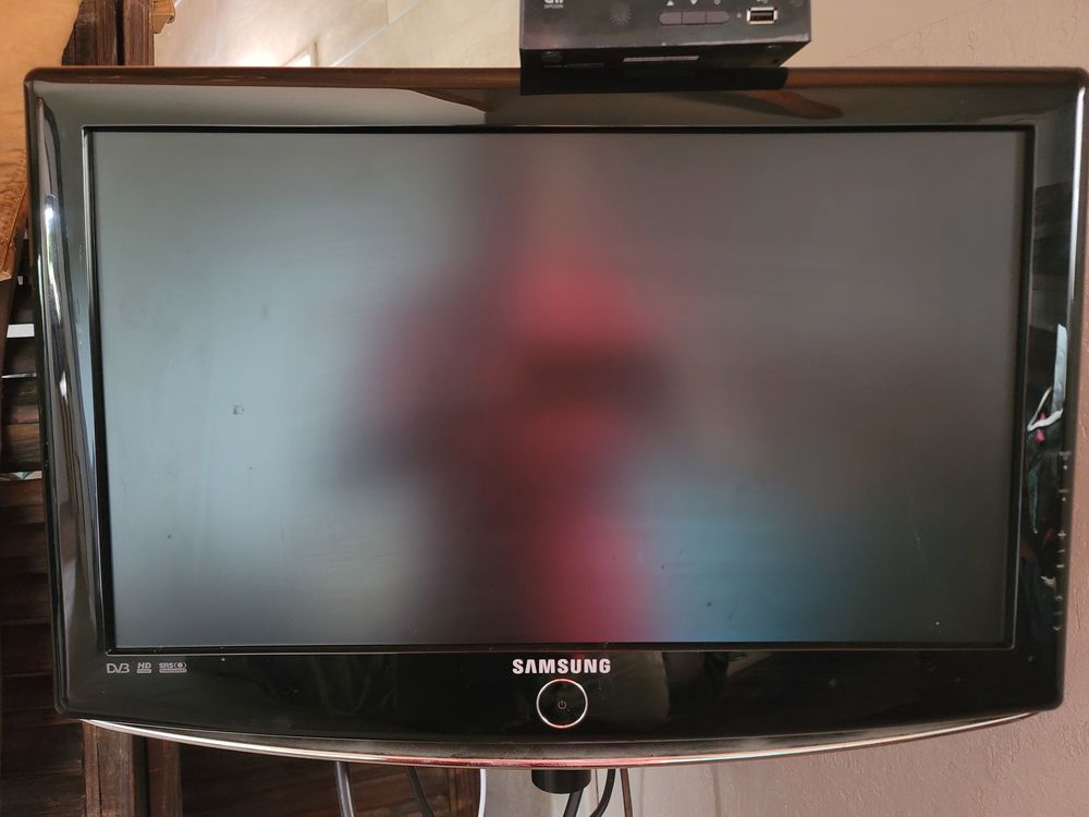 2 t&eacute;l&eacute;visions PIONEER 58cm Photos/Video/TV