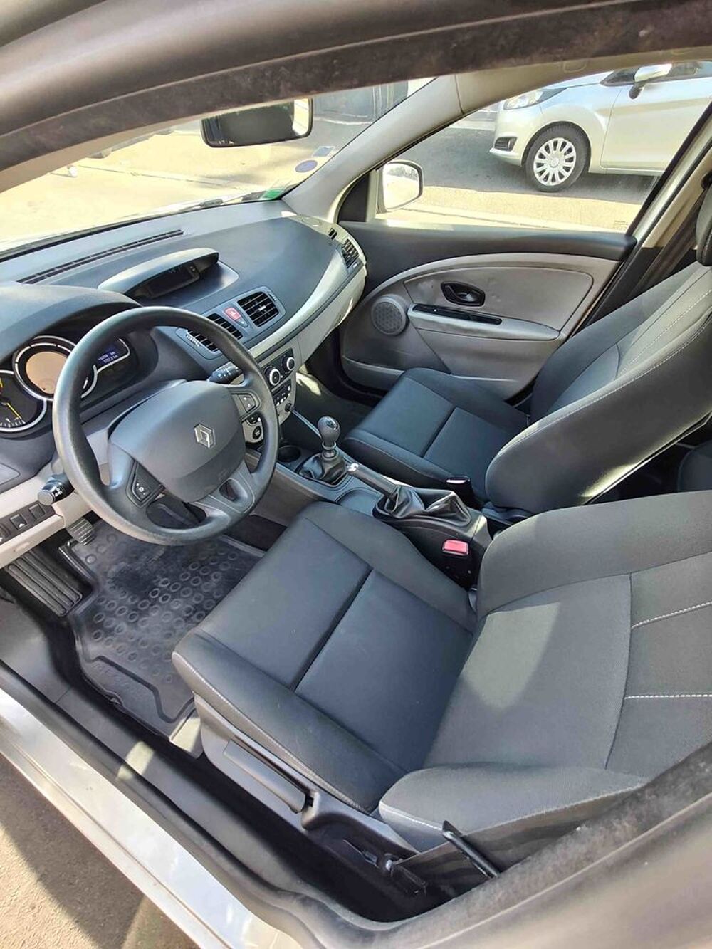 M&eacute;gane III RENAULT MEGANE III 1.6 110 ETHANOL AUTHENTIQUE 2011 occasion 93430 Villetaneuse