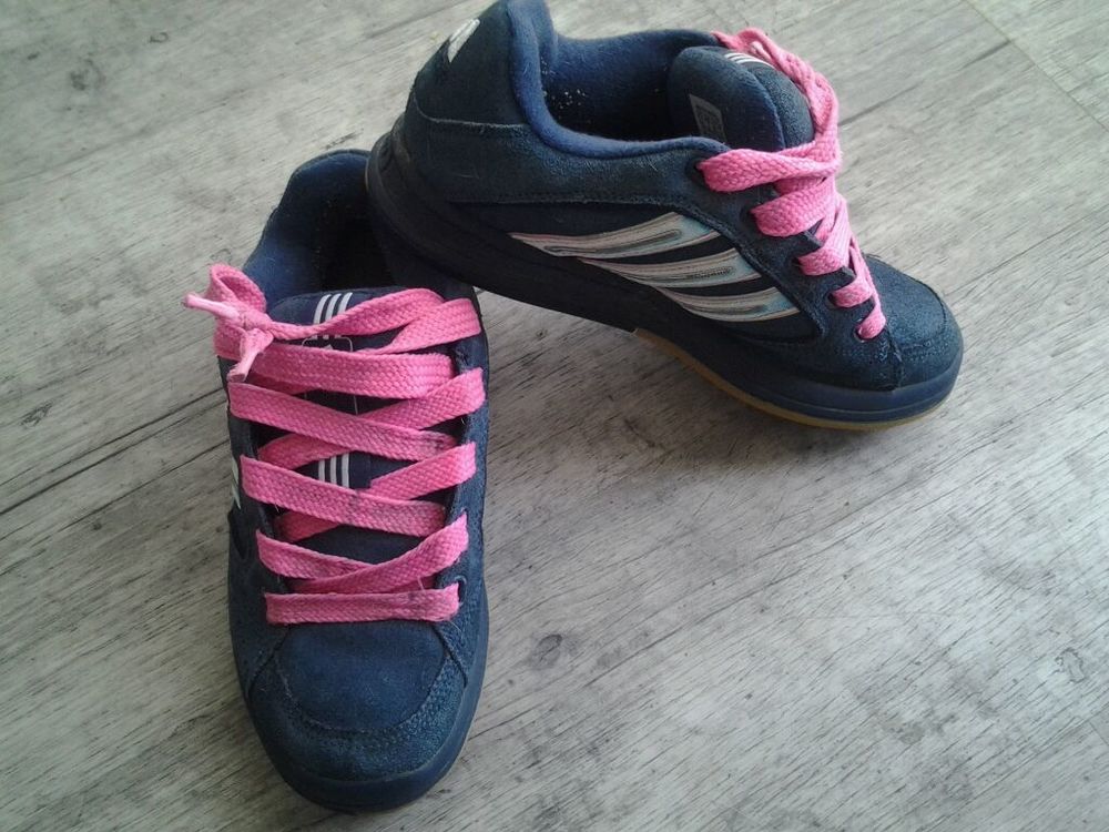 ADIDAS 
Chaussures