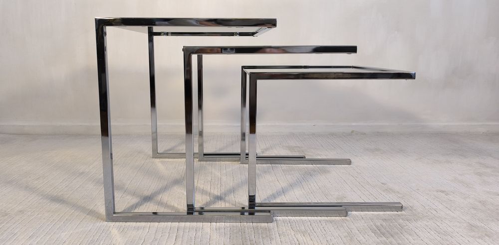 Suite de 3 tables gigognes vintage chrome et verre fum&eacute; Meubles