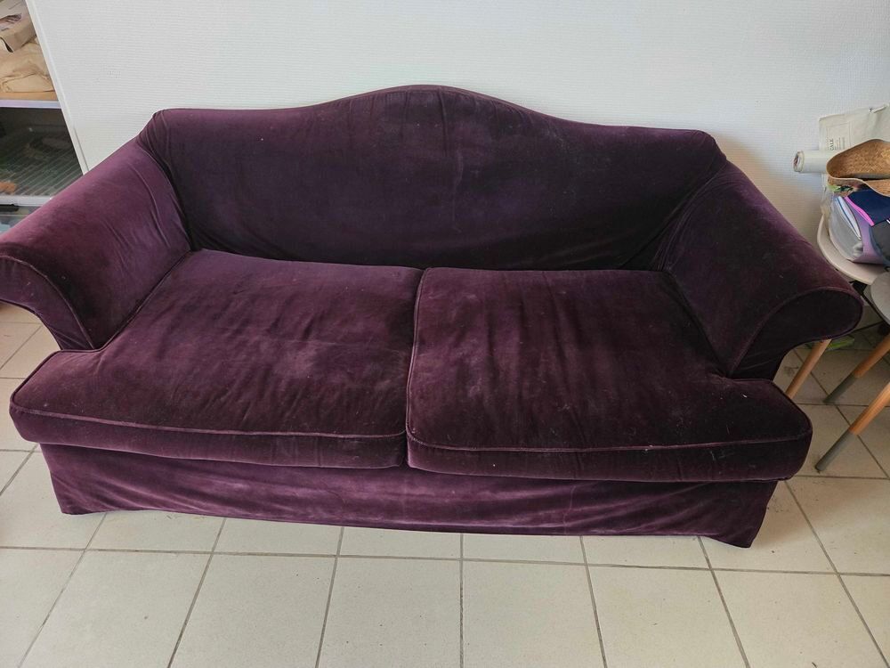 canap&eacute; couleur aubergine Meubles