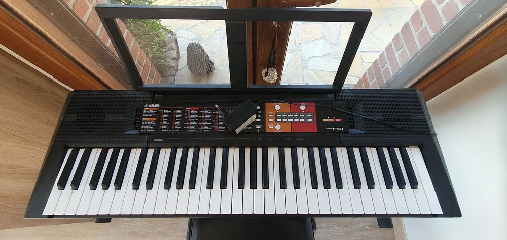 Piano clavier Yamaha PSR?F51 + support + tabouret ? TB &eacute;tat Instruments de musique