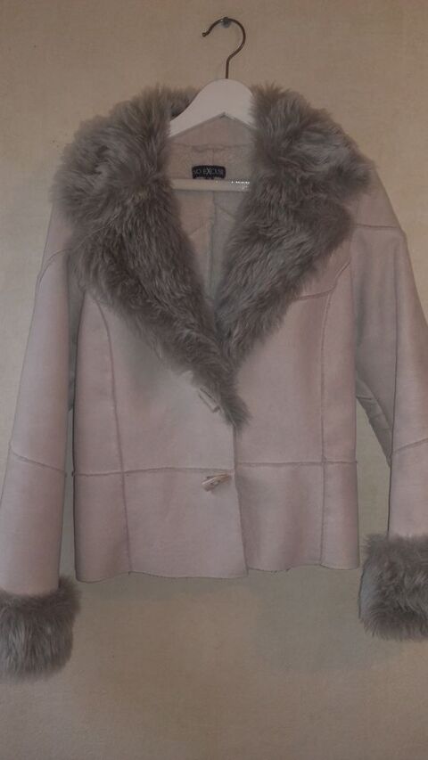 veste femme col fausse fourrure 20 La Mézière (35)