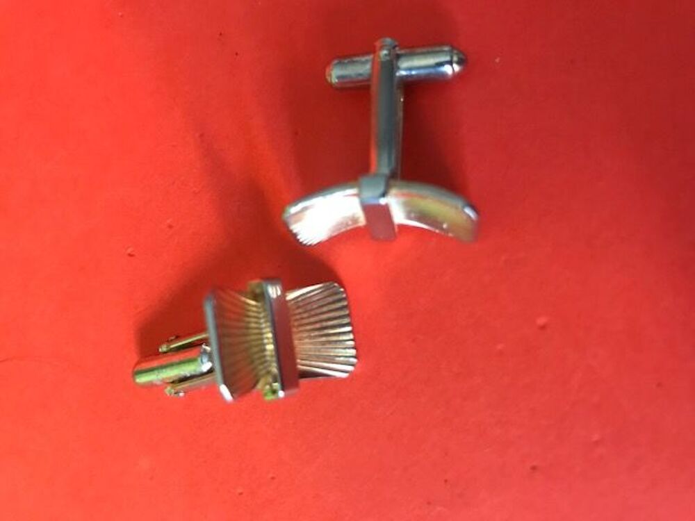 Boutons de manchette ann&eacute;es 30 Bijoux et montres