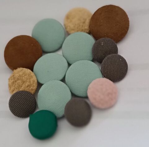 Collection 16 Boutons Vintage Recouverts   Signatures Paris 15 Thonon-les-Bains (74)