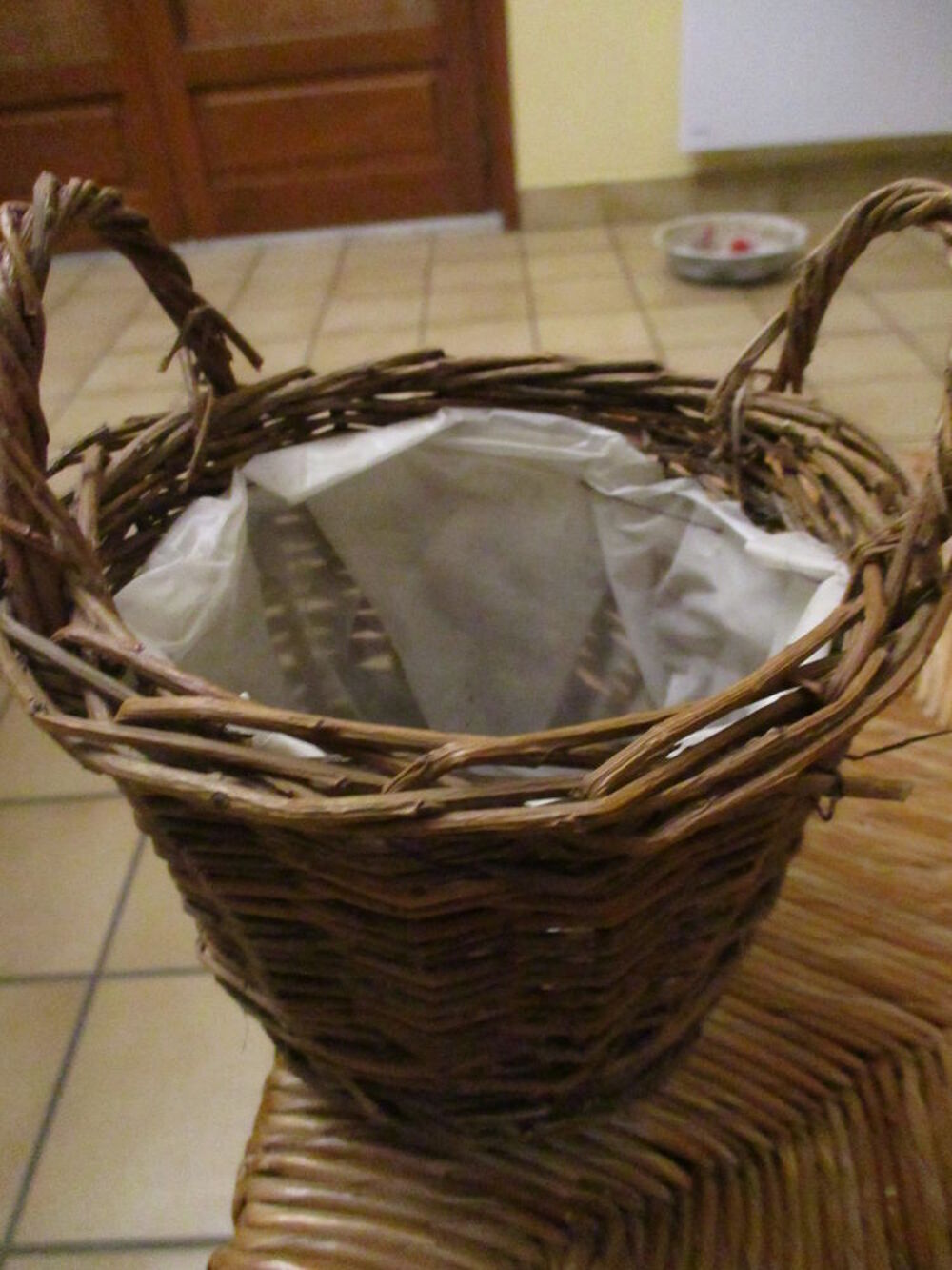 panier en osier avec anses hauteur : 16 cm -diam&egrave;tre : 14 cm Décoration