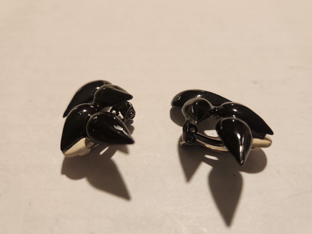 BO Boucles d'Oreilles Clip &eacute;pi NN Noire ANTIGONA Bijoux et montres