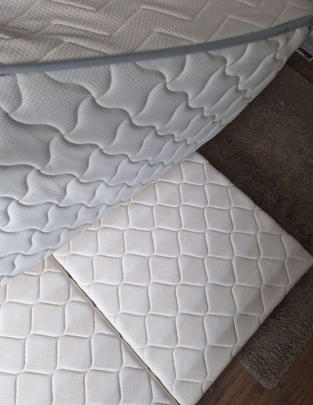 Matelas Queen Size + sommier x2 Meubles