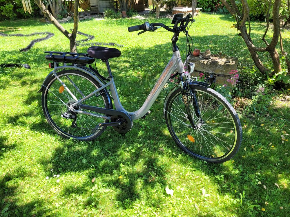 v&eacute;lo &eacute;lectrique Intersport marque Nakamura mod&egrave;le E.Power Vélos