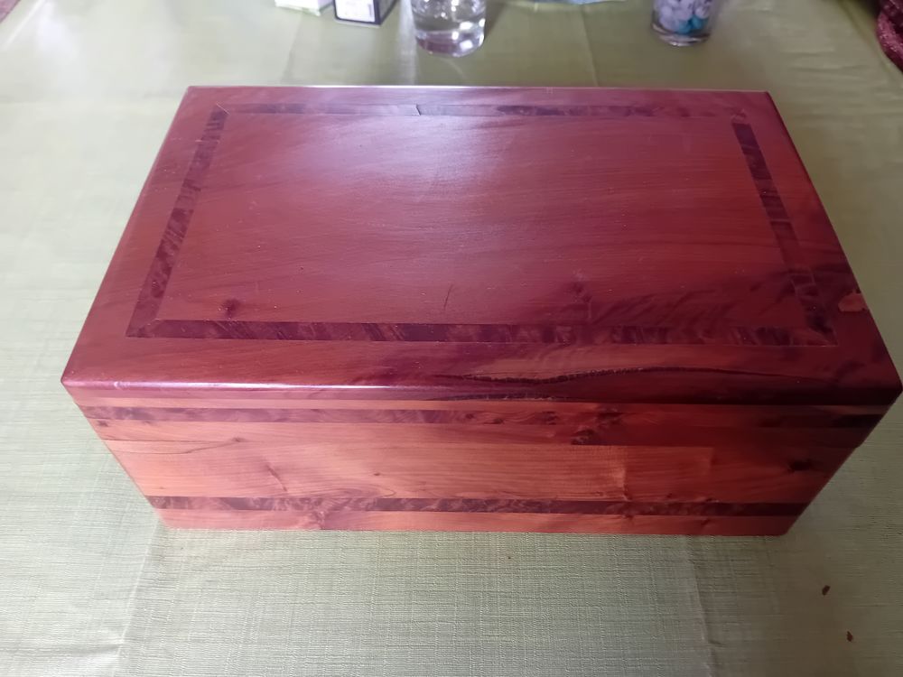 BOITE A CIGARES EN BOIS PRECIEUX 