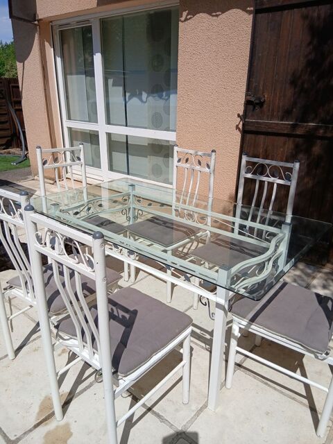 Table + 6 chaises Belmont-d'Azergues (69)