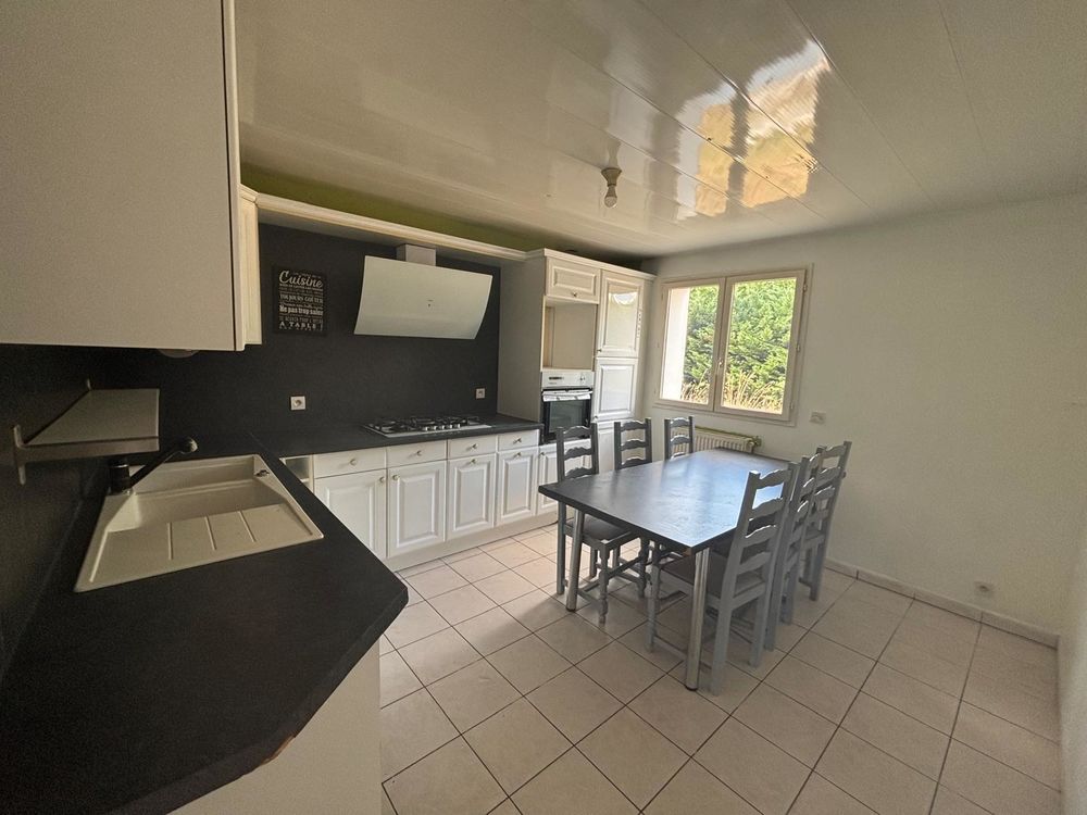 Vente Maison Maison familiale 5 pièces avec jardin arboré Saint-germain-laval