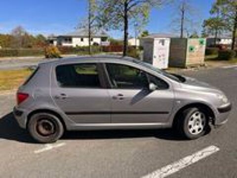 307 1.6i 16V XR Pr&eacute;sence 2004 occasion 44830 Bouaye