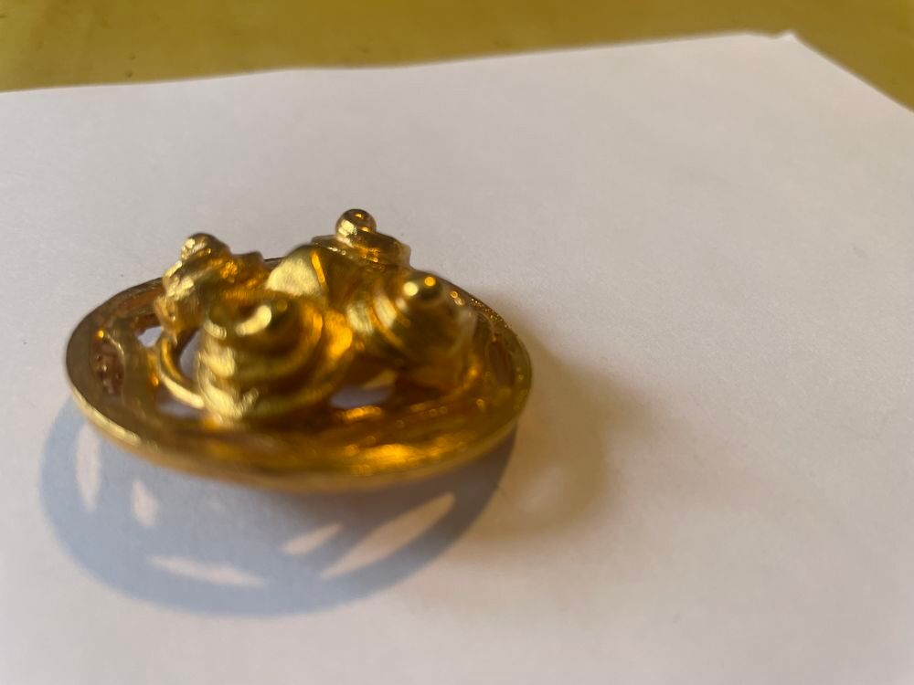 Broche Ronde dor&eacute;e arabesques LANVIN Bijoux et montres