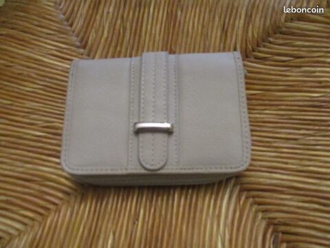 Porte monnaie et porte cartes neuf 0 M�rignies (59)