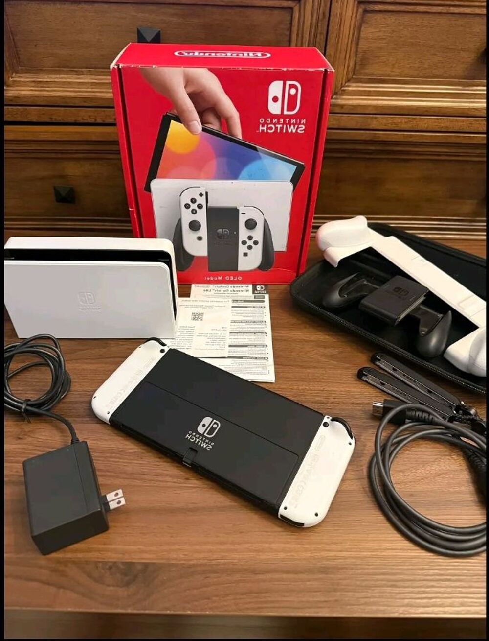 console Nintendo Switch oled blanche et accessoires Consoles et jeux vidéos
