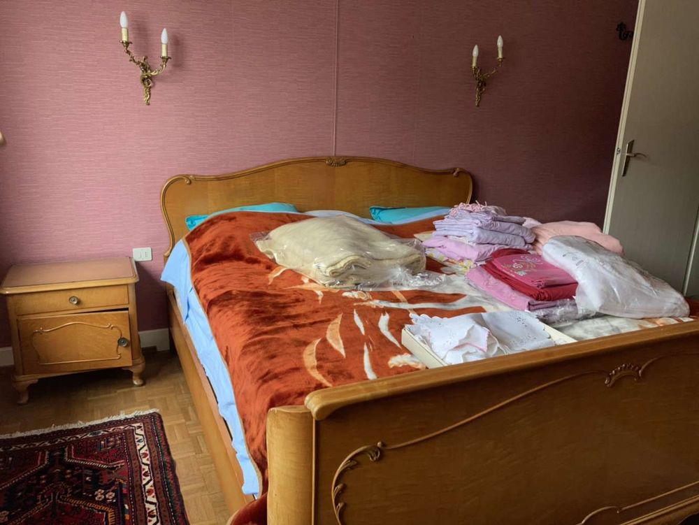 Chambre &agrave; coucher compl&egrave;te 
150Euros &agrave; d&eacute;battre Meubles