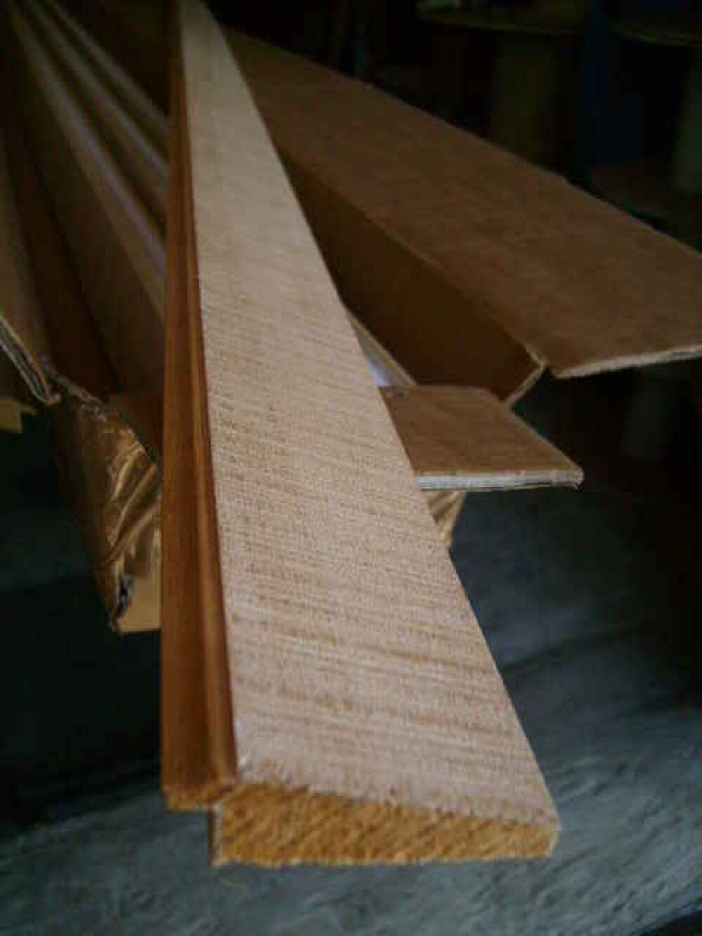 
Lot de 45 m&egrave;tres de baguettes bois 2 teintes pour cadres Décoration