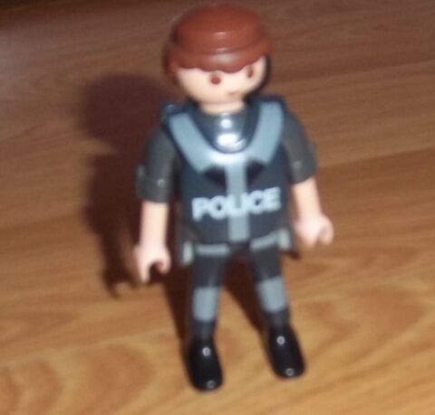 Policier playmobil 1997 2 Colombier-Fontaine (25)