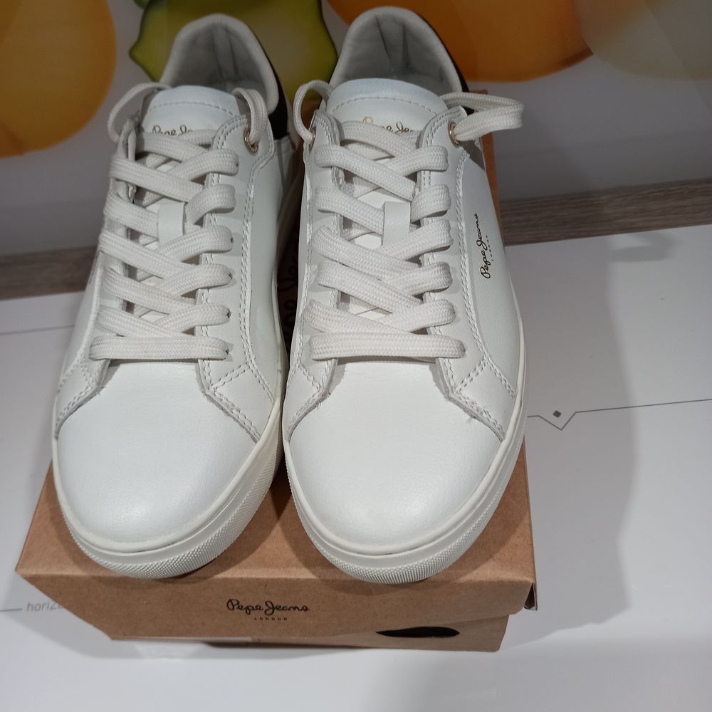 Baskets basses femme? blanc Pepe Jeans pointure 38 neuves
CA Chaussures