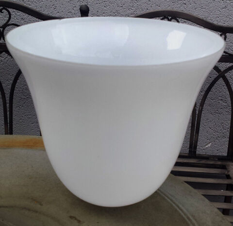une TULIPE OPALINE
RÉFLECTEUR DE LAMPE MAZDA ART DÉCO
ha 65 Marseille 13 (13)
