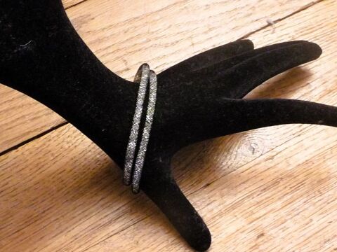 Bracelet Double Tubes Noir Strass Blanc et Fermoir Aimant 12 Paris 15 (75)