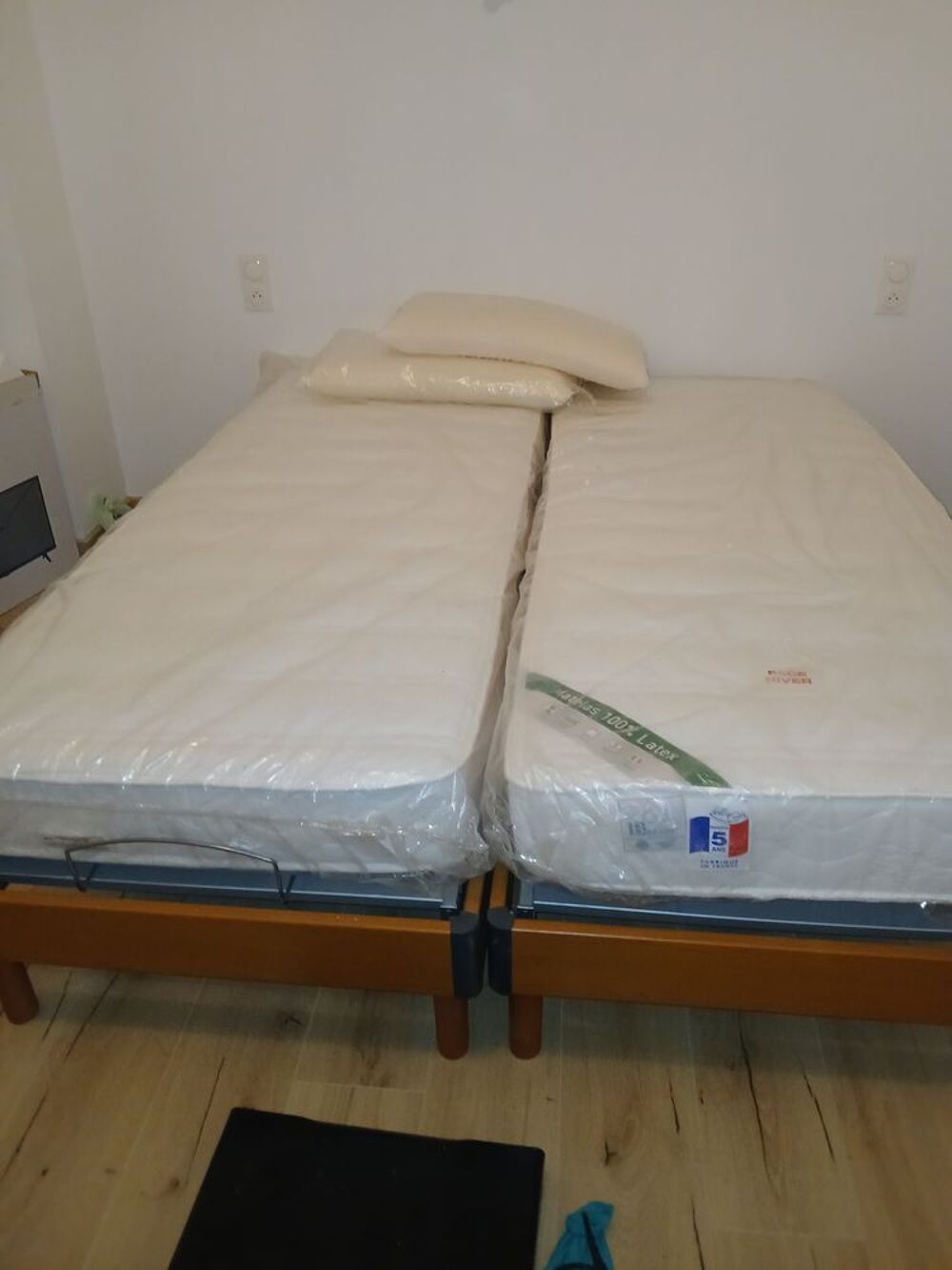 Lit electrique 2 personnes neuf Meubles