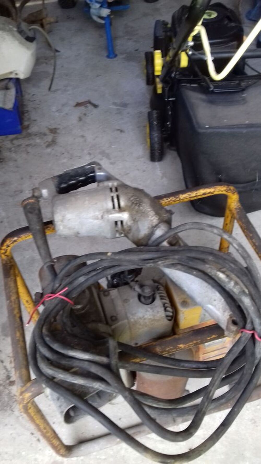 Marteau piqueur sur groupe &eacute;lectrog&egrave;ne thermique Bricolage