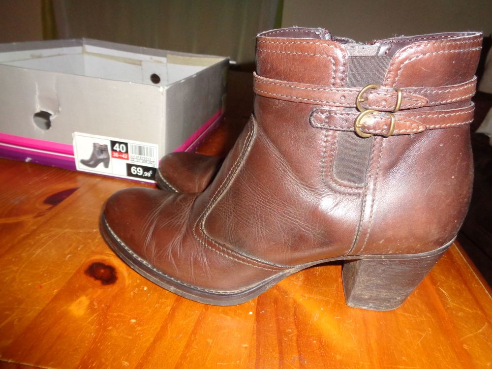 Bottines cuir marron P40 en TBE &agrave; 15 euros Chaussures