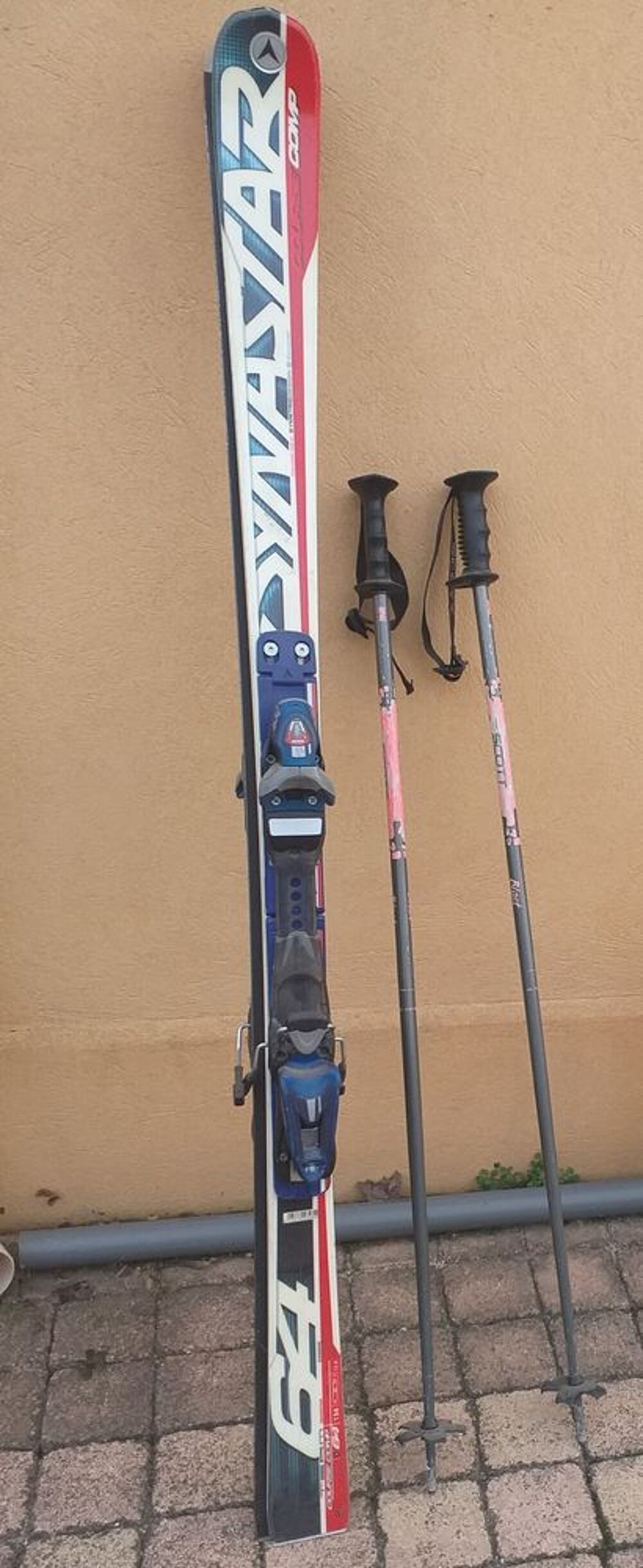 SKI DYNASTAR 1.55m + batons Sports