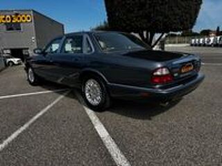 XJ 3.2 V8 PACK 2000 occasion 84290 Sainte-C&eacute;cile-les-Vignes
