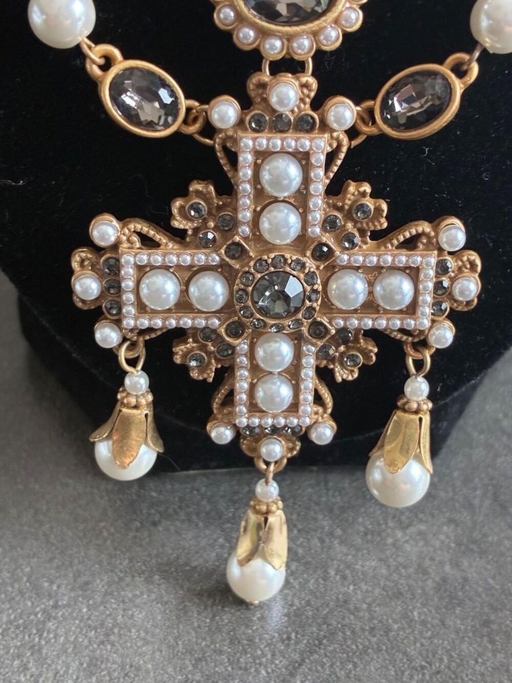 Collier majestueux au style baroque et n&eacute;o-gothique neuf Bijoux et montres
