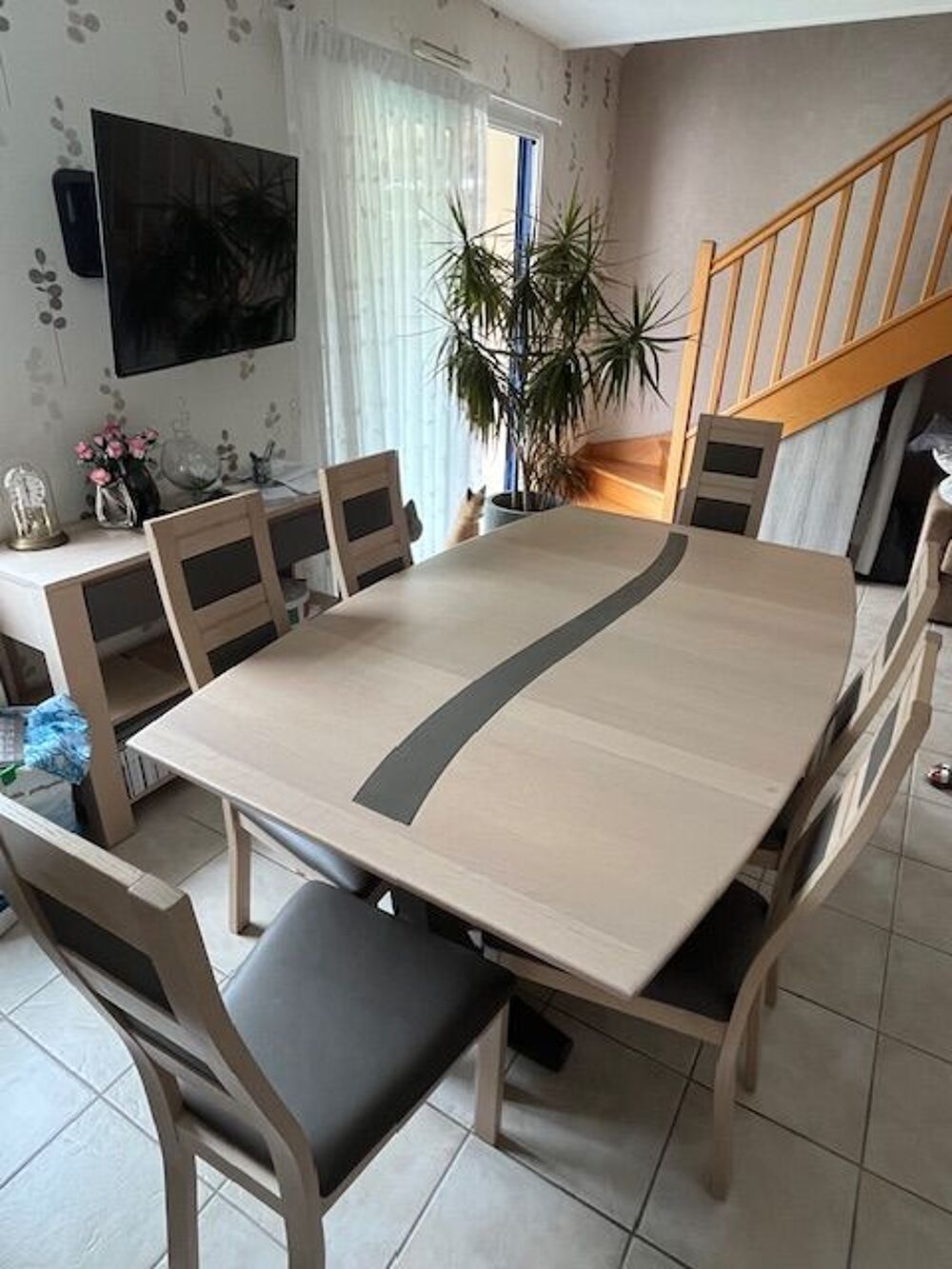 Table salle &agrave; manger Ch&ecirc;ne massif+ 6 chaises assorties Meubles