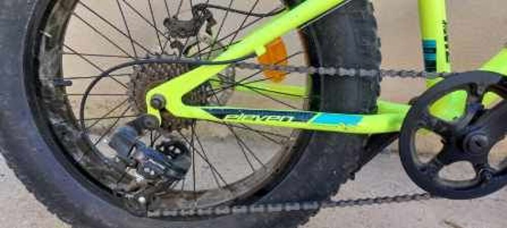 V&eacute;lo tout terrain jaune " Eleven " enfant 20 pouces . Vélos