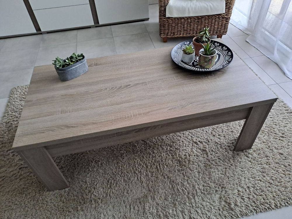 Table basse salon, contemporaine. Meubles