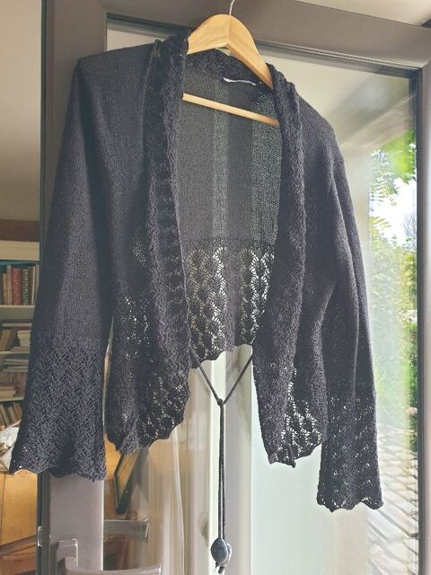 Gilet noir, bord ajour�, court, chic 6 Mouxy (73)