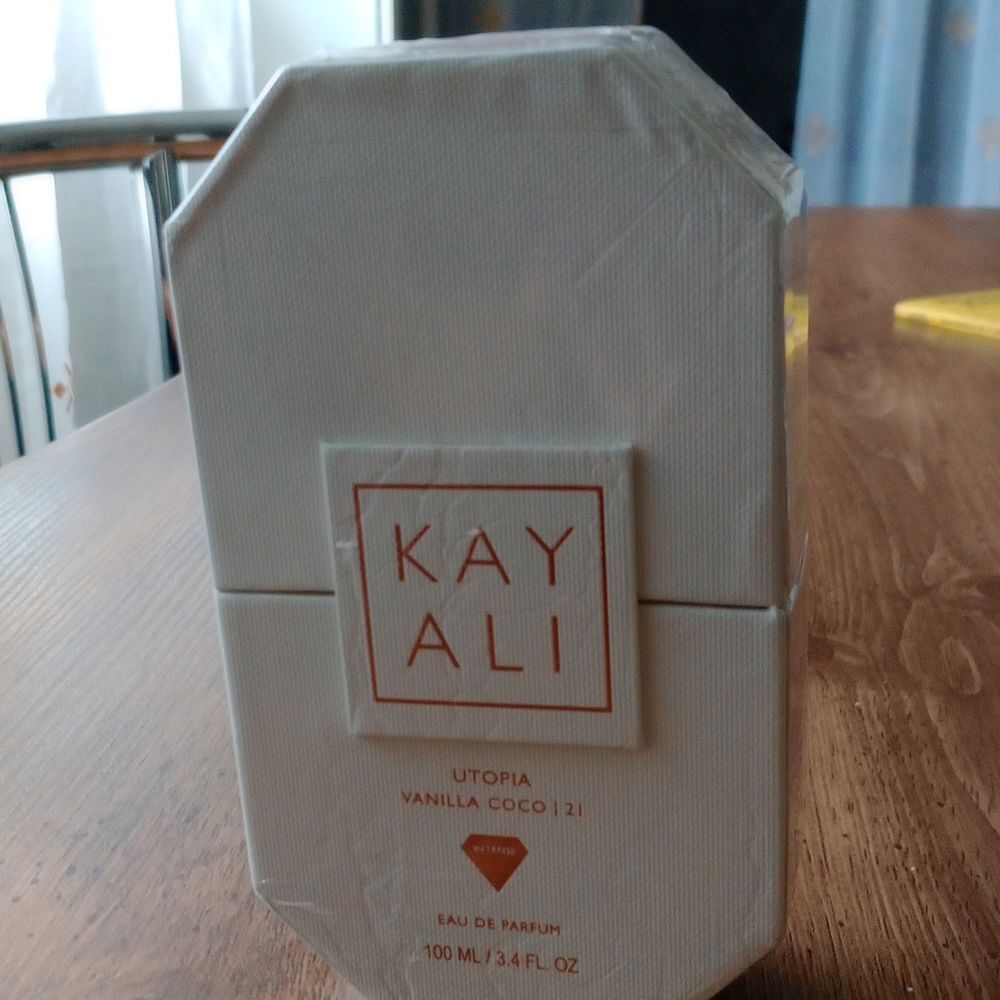 Parfum KAYALI 21 
Maroquinerie