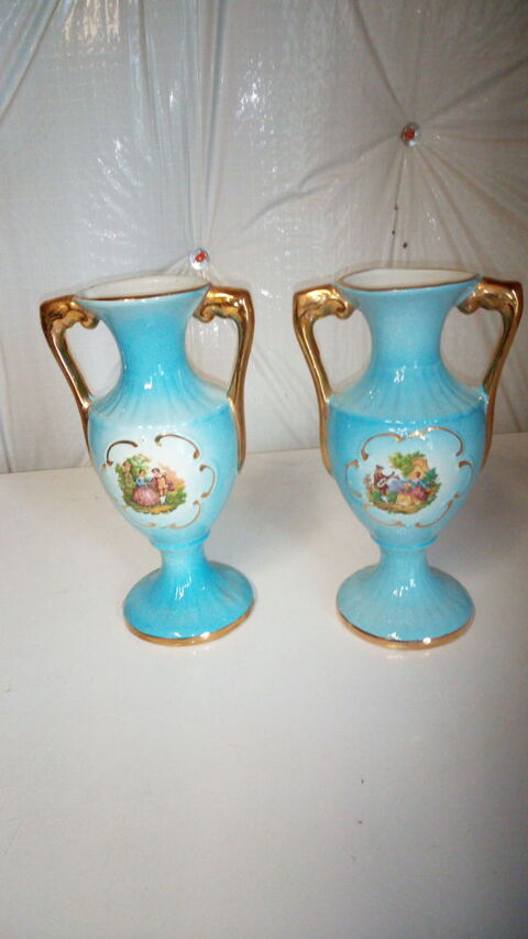 Vases Fragonard porcelaine bleu 2 piéces 0 Bourth (27)