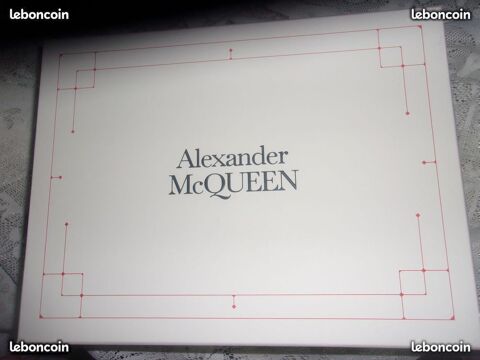 JOLIE BO�TE A CHAUSSURES ALEXANDER MC QUEEN 20 Meudon (92)