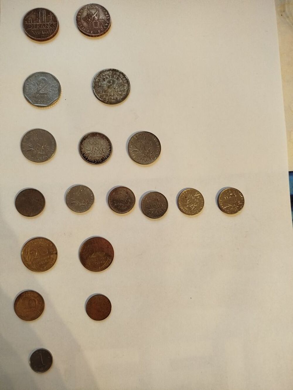 Lot pi&egrave;ces du monde 