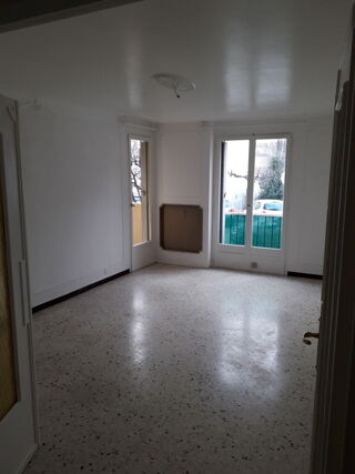  Appartement à louer 3 pièces 67 m²